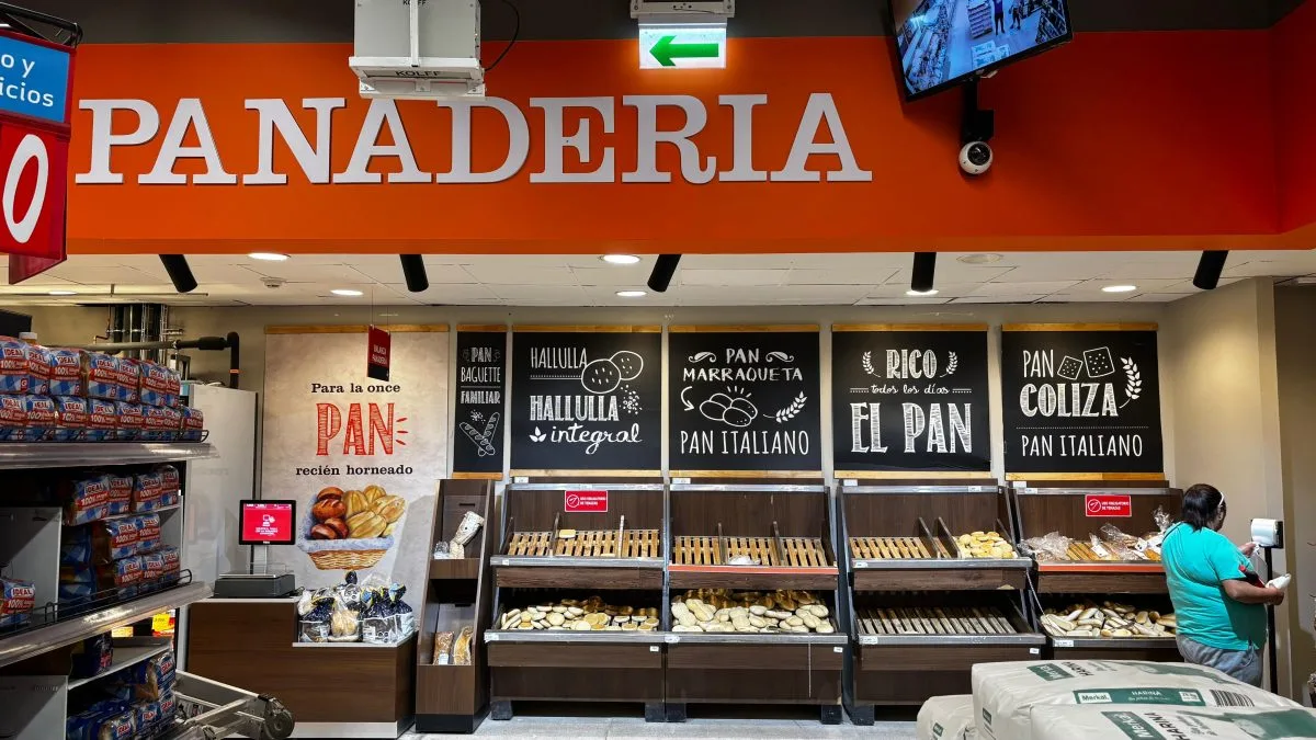 Sistema de señalización MQH instalado en supermercado